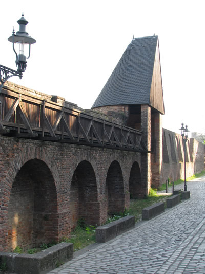 Reste der Stadtmauer in Duisburg (Quelle: Dießenbacher Tewissen Informationsmedien)